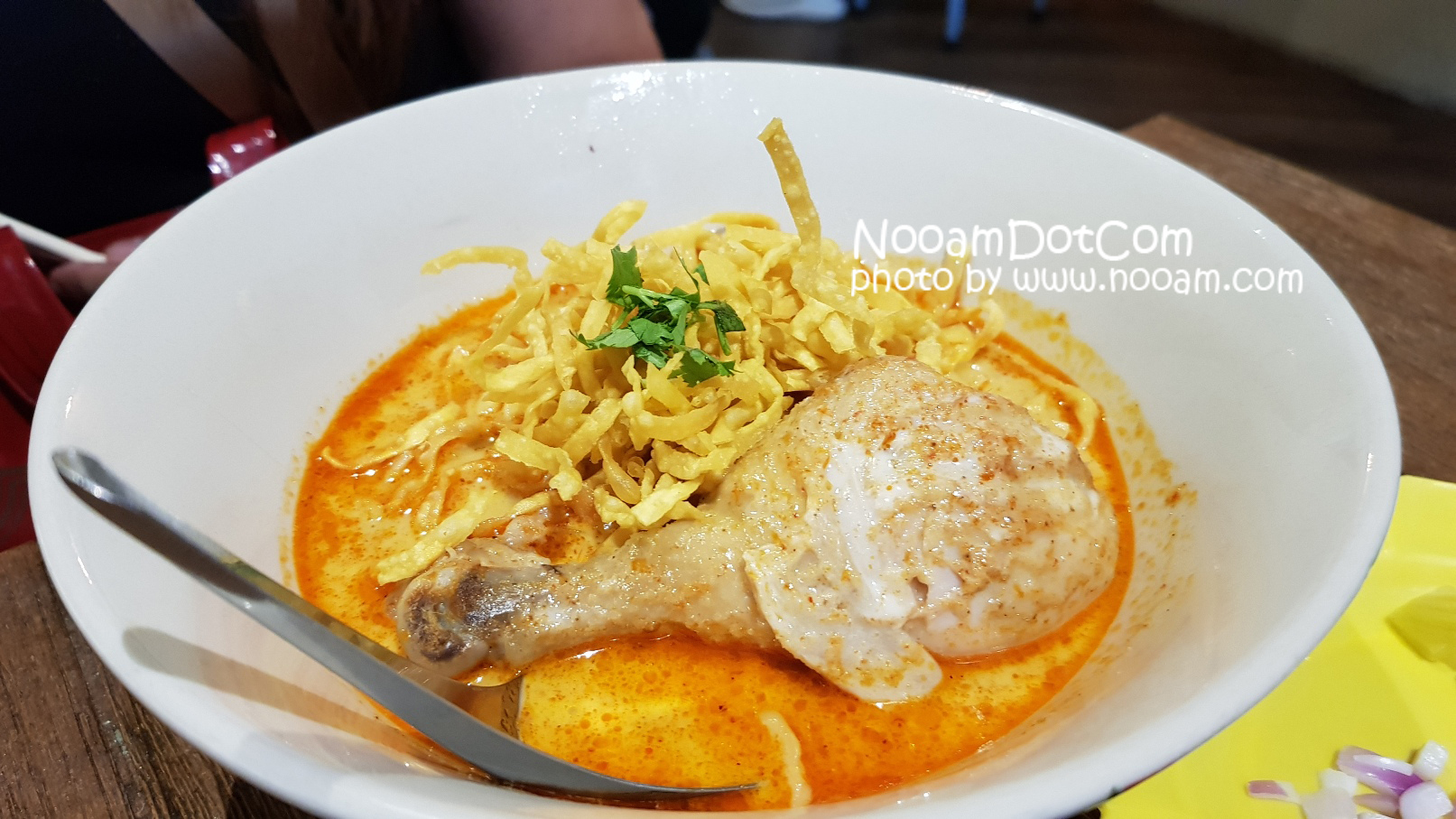 ร้าน อองตองข้าวซอย (OngTong Khaosoi) ร้านอาหารเหนือ ย่านอารีย์