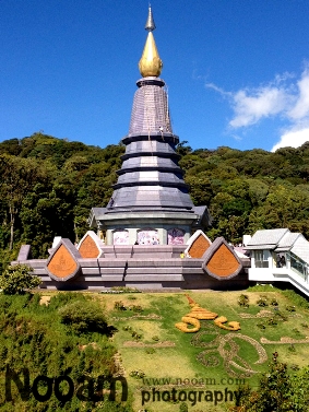 รีวิว เที่ยวดอยอินทนนท์ ชมจุดสูงสุดแดนสยาม สักการะพระมหาธาตุนภเมทนีดล พระมหาธาตุนภพลภูมิสิริ ชมน้ำตกวชิรธาร