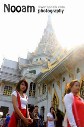 องค์หลวงพ่อพุทธโสธร  ณ วัดโสธรวรารามวรวิหาร เดิมชื่อว่า“วัดหงส์” ฤจังหวัดฉะเฉิงเทรา