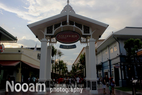 รีวิว Asiatique The Riverfront (เอเชียทีค เดอะ ริเวอร์ฟร้อนท์) แหล่งช๊อปปิ้งและร้านอาหารยามค่ำคืน ริมแม่น้ำเจ้าพระยา แถวถนนเจริญกรุง