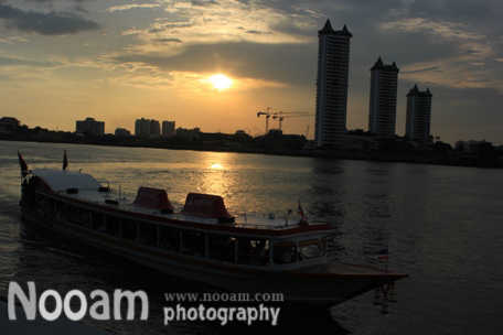 รีวิว Asiatique The Riverfront (เอเชียทีค เดอะ ริเวอร์ฟร้อนท์) แหล่งช๊อปปิ้งและร้านอาหารยามค่ำคืน ริมแม่น้ำเจ้าพระยา แถวถนนเจริญกรุง