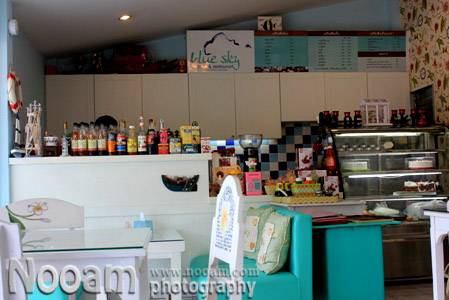 รีวิว ร้าน Blue Sky Cafe & Restaurant (บลู สกาย คาเฟ่) ร้านอาหารน่ารักๆ ชิมเค้กโฮมเมดชิ้นโต ข้าวผัดปลาสลิดและข้าวไข่ระเบิดแสนอร่อย