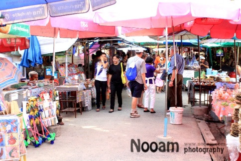 รีวิว พาเที่ยวเกาะเกร็ด นนทบุรี หมู่บ้านชาวมอญ บ้านขนมหวาน นั่งเรือเที่ยวทัวร์รอบเกาะ