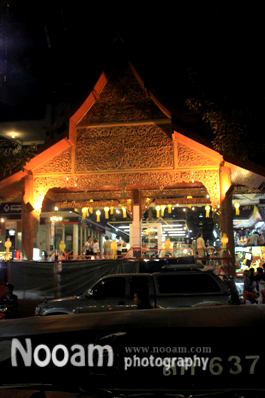 พาเที่ยวเดินเล่นเชียงใหม่และต่อด้วยวัดพระธาตุหริภุญชัย ที่ลำพูน