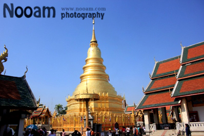 พาเที่ยวเดินเล่นเชียงใหม่และต่อด้วยวัดพระธาตุหริภุญชัย ที่ลำพูน