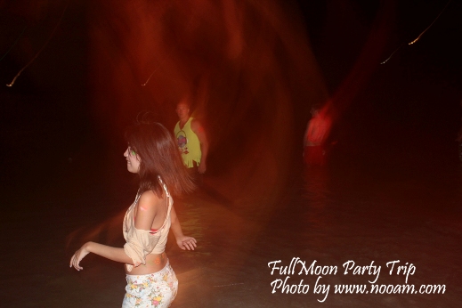 พาชมบรรยากาศงาน Full Moon Party เสน่ห์ที่ไม่อาจลืม บนหาดริ้น เกาะพะงัน จังหวัดสุราษฎร์ธานี