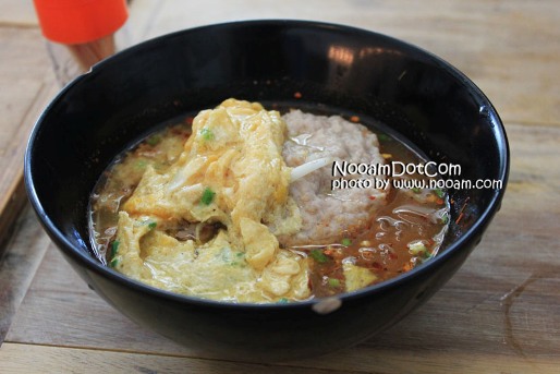 รีวิวร้าน Debo Cafe (ดีโบ้ คาเฟ่) ร้านก๋วยเตี๋ยวต้มยำสุดชิค เครื่องเยอะ สุดอร่อย ถนนแนบเคหาสน์ หัวหิน 51