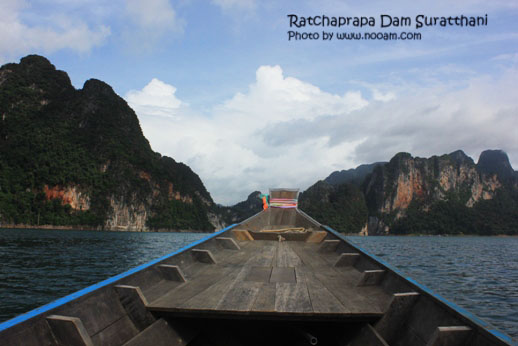 หลบหนีความวุ่นวายแล้วไปพักผ่อนกันที่ กุ้ยหลินเมืองไทย เขื่อนรัชชประภา อุทยานแห่งชาติเขาสก สุราษฎร์ธานี