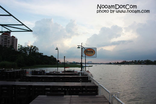 รีวิว ร้านอาหารสองฝั่งคลอง อาหารไทยและซีฟู้ดริมแม่น้ำ วิวสวย บรรยากาศดีที่โรงแรม บัดดี้ โอเรียนทอล ริเวอร์ไซด์ ปากเกร็ด