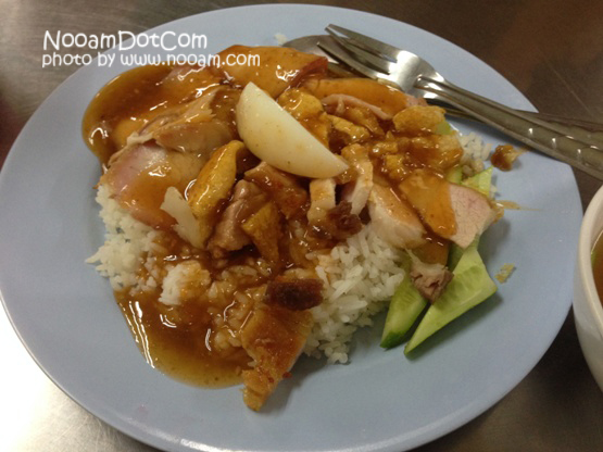 รีวิว ข้าวหมูกรอบ ร้าน ช. บะหมี่เกี๊ยวหมูกรอบ บางกรวย อร่อย เครื่องเยอะ น้ำซุปเด็ด