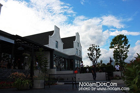 รีวิวร้าน Villa De Bear ทานอาหารในโรงงานหมี สไตล์ฮอลแลนด์ ถนนราชพฤกษ์