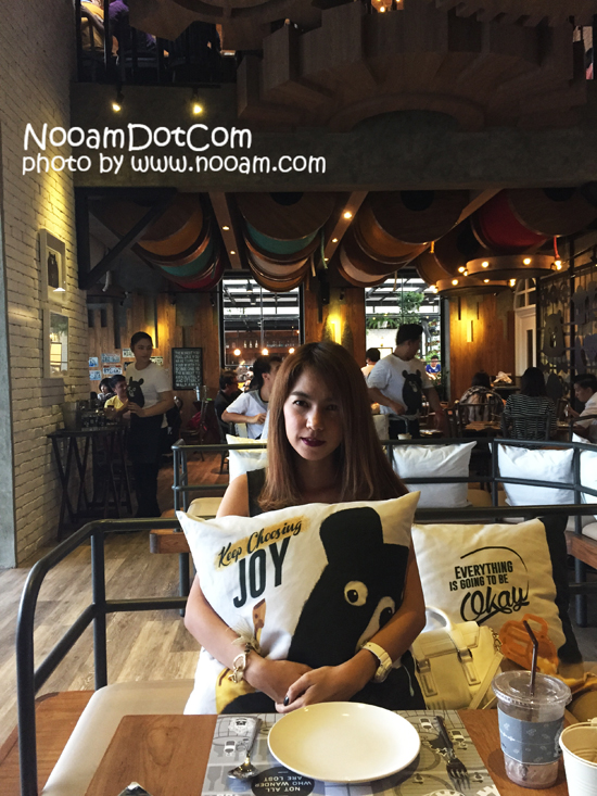 รีวิวร้าน Villa De Bear ทานอาหารในโรงงานหมี สไตล์ฮอลแลนด์ ถนนราชพฤกษ์