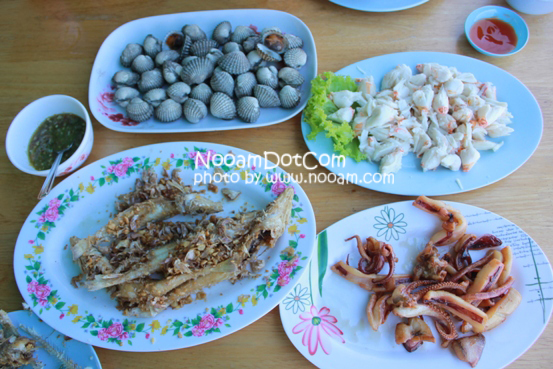 รีวิวร้านอาหาร ครัวลุงหมึก ปลาหลอด ซีฟู๊ด (Seafood) ประจวบคีรีขันธ์