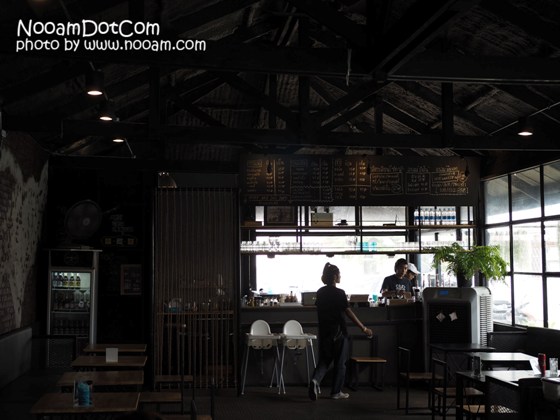 รีวิวร้านอาลมดี คาเฟ่ ร้านนั่งชิลริมน้ำ อาหาร เครื่องดื่ม อร่อยและเก๋ไก๋ ย่านบางกรวย พระรามห้า นนทบุรี