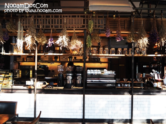 Air Space Huahin ร้านอาหารและคาเฟ่ ตกแต่งสวย นั่งสบาย ที่หัวหิน