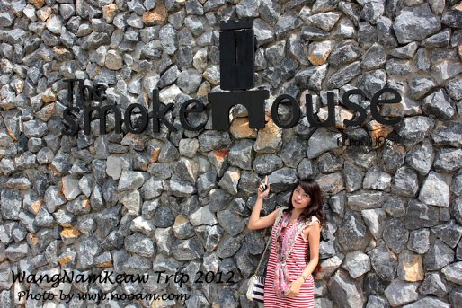 รีวิวบรรยากาศ The Smoke House เขาใหญ่ พาไปชิมอาหารที่บ้านรมควัน นครราชสีมา