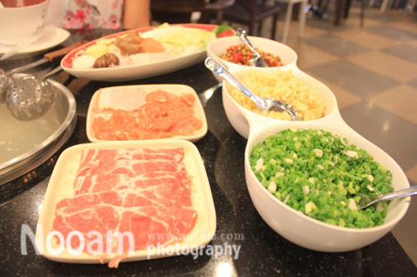 รีวิวร้านสุกี้-ชาบู สุดอร่อย ร้าน Mama do(มาม่า ดู) by เธอ พร้อมน้ำซุปและน้ำจิ้มสูตรเด็ดไม่เหมือนใคร
