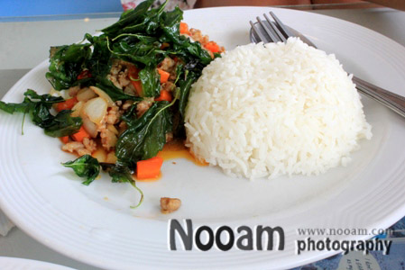 รีวิว ร้าน Blue Sky Cafe & Restaurant (บลู สกาย คาเฟ่) ร้านอาหารน่ารักๆ ชิมเค้กโฮมเมดชิ้นโต ข้าวผัดปลาสลิดและข้าวไข่ระเบิดแสนอร่อย