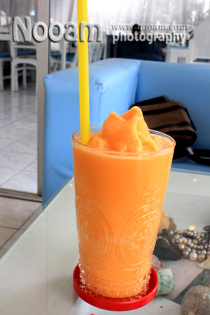 รีวิว ร้าน Blue Sky Cafe & Restaurant (บลู สกาย คาเฟ่) ร้านอาหารน่ารักๆ ชิมเค้กโฮมเมดชิ้นโต ข้าวผัดปลาสลิดและข้าวไข่ระเบิดแสนอร่อย