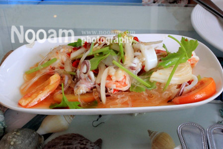 รีวิว ร้าน Blue Sky Cafe & Restaurant (บลู สกาย คาเฟ่) ร้านอาหารน่ารักๆ ชิมเค้กโฮมเมดชิ้นโต ข้าวผัดปลาสลิดและข้าวไข่ระเบิดแสนอร่อย
