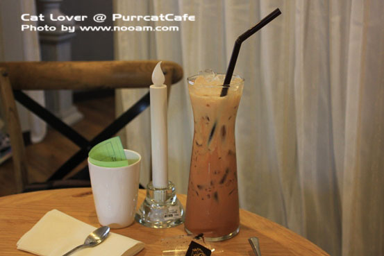 รีวิว Purr Cat Cafe Club คาเฟ่สำหรับคนรักแมว เค้กอร่อย รับอาบน้ำแมวด้วย ตั้งอยู่ในซอยสุขุมวิท53 เจ้าของคือ คุณเพชร