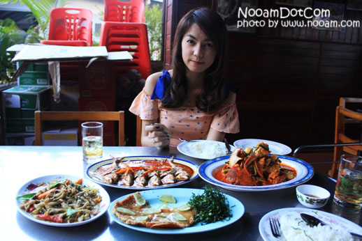 รีวิว ร้านเพื่อน ร้านอาหารอร่อย ย่านอัมพวา อาหารสด ราคาไม่แพง เคยออกรายการผู้หญิงถึงผู้หญิง พร้อมแผนที่