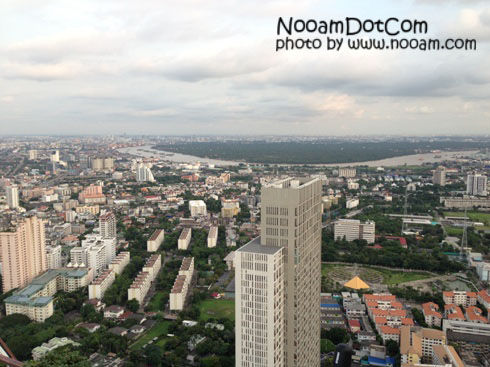 รีวิวร้าน Vertigo and Moon Bar โรแมนติก ใต้แสงดาว บนดาดฟ้าสูง โรงแรมบันยันทรี สาทร