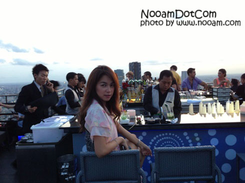 รีวิวร้าน Vertigo and Moon Bar โรแมนติก ใต้แสงดาว บนดาดฟ้าสูง โรงแรมบันยันทรี สาทร