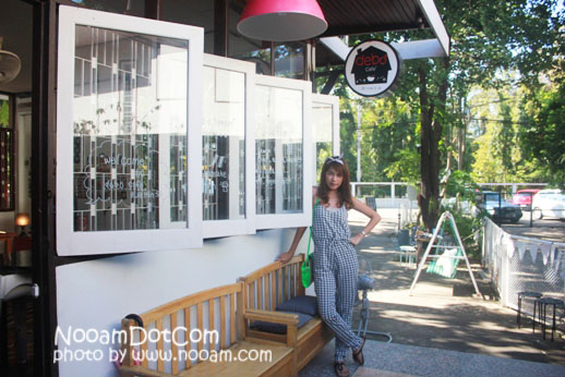 รีวิว ร้าน Debo Cafe and Room ก๋วยเตี๋ยวต้มยำอร่อยๆ เลือกท็อปปิ้งได้ตามใจ ที่ซอยหัวหิน 37
