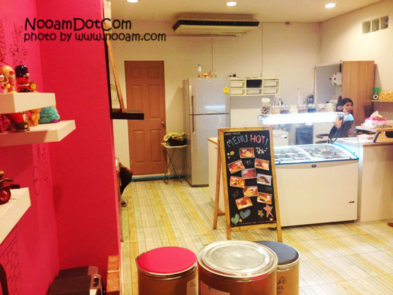 Happy Freeze Icecream ร้านไอติมเกล็ดหิมะ อร่อย ร้านน่ารัก อยู่ใกล้ ม.หอการค้า