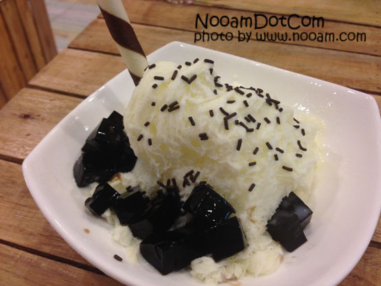 Happy Freeze Icecream ร้านไอติมเกล็ดหิมะ อร่อย ร้านน่ารัก อยู่ใกล้ ม.หอการค้า