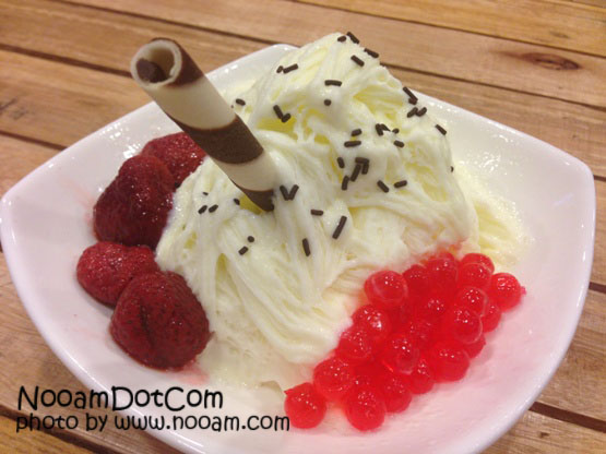 Happy Freeze Icecream ร้านไอติมเกล็ดหิมะ อร่อย ร้านน่ารัก อยู่ใกล้ ม.หอการค้า