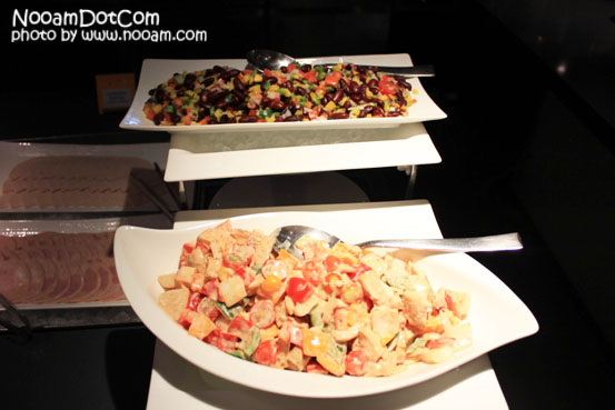 พาชิม บุฟเฟ่ต์นานาชาติอร่อยๆที่ห้องอาหาร The Square โรงแรม โนโวเทล แพลตตินั่ม ประตูน้ำ ( Novotel Platinum Pratunam)