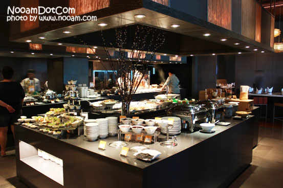 พาชิม บุฟเฟ่ต์นานาชาติอร่อยๆที่ห้องอาหาร The Square โรงแรม โนโวเทล แพลตตินั่ม ประตูน้ำ ( Novotel Platinum Pratunam)