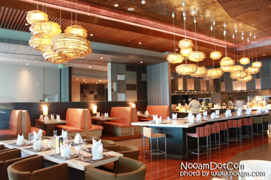 พาชิม บุฟเฟ่ต์นานาชาติอร่อยๆที่ห้องอาหาร The Square โรงแรม โนโวเทล แพลตตินั่ม ประตูน้ำ ( Novotel Platinum Pratunam)