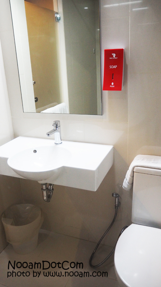 รีวิว Red Planet Hotel พัทยา ห้องพักสะอาด ราคาเบาๆ สะดวกใกล้แหล่งท่องเที่ยว